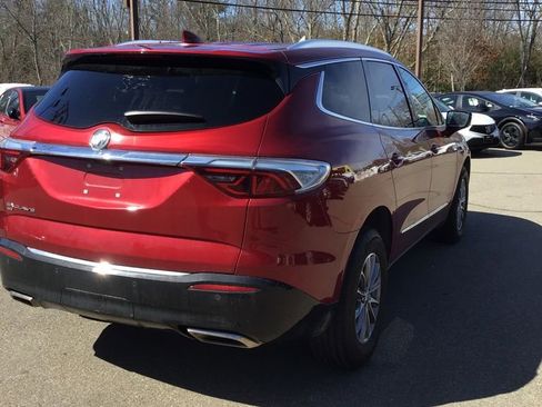 Used 2024 Buick Enclave Premium image 4