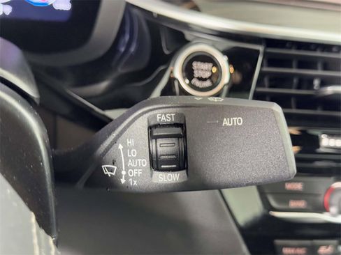 Used 2022 BMW 530i xDrive 530i xDrive w/ Convenience Package image 24