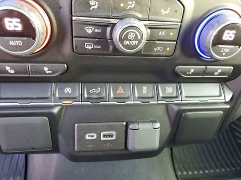 Used 2022 Chevrolet Silverado 1500 LT image 25