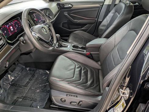 Used 2021 Volkswagen Jetta SEL Premium image 18