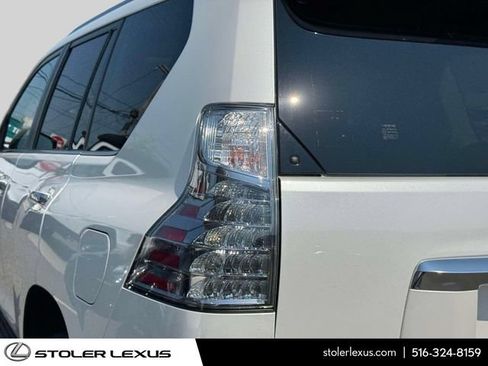 Used 2023 Lexus GX 460 Premium w/ Premium Package AWD/4WD image 11