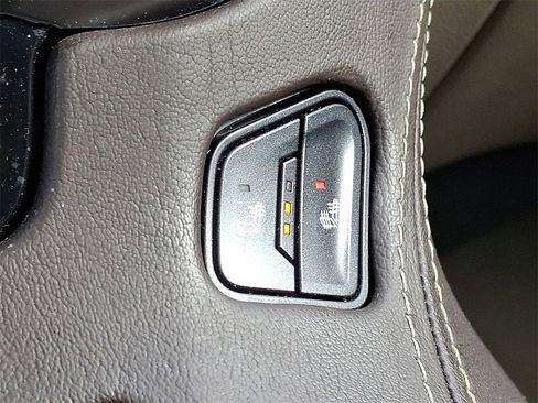 Used 2019 Chevrolet Tahoe LT image 26