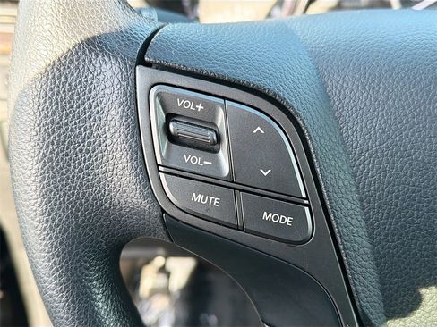 Used 2017 Hyundai Santa Fe Sport image 12