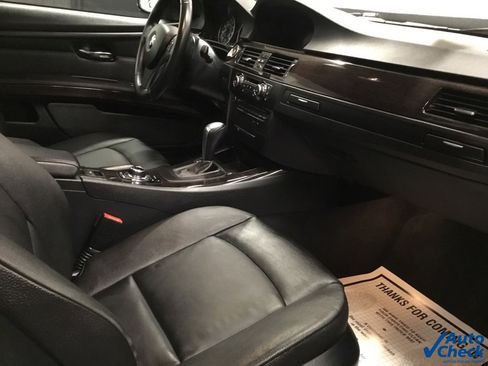 Used 2011 BMW 335i Convertible image 39