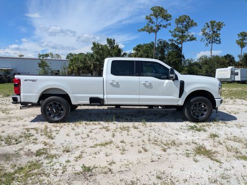 Used 2024 Ford F250 Lariat w/ Lariat Ultimate Package AWD/4WD image 3