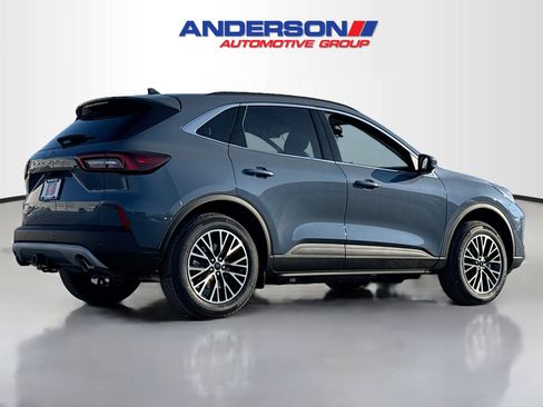 New 2026 Ford Escape SE w/ Class II Trailer Tow Package image 2