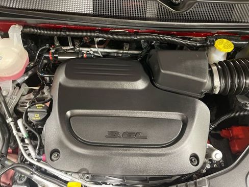 Used 2025 Chrysler Pacifica Limited w/ Uconnect Theater Family Group AWD/4WD image 27