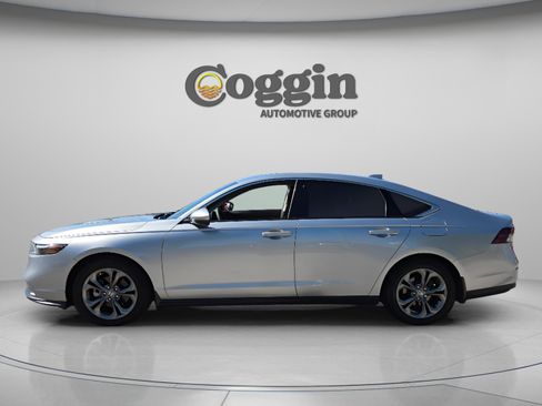 Used 2024 Honda Accord EX image 2