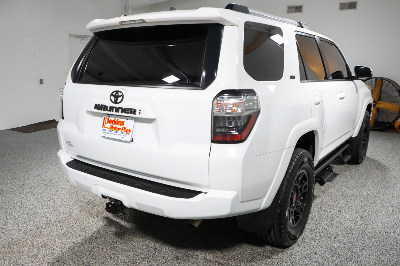 Used 2021 Toyota 4Runner SR5 Premium w/ Moonroof Package AWD/4WD image 7