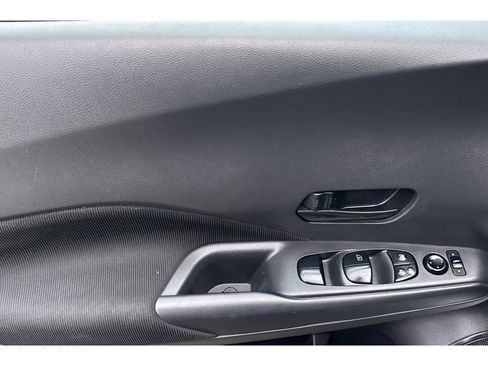 Used 2021 Nissan Kicks S image 13