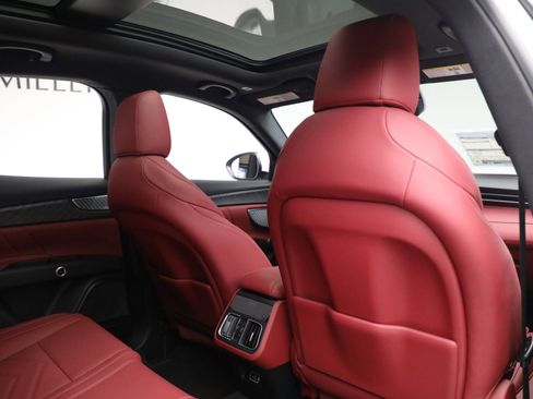 New 2025 Maserati Grecale GT image 19