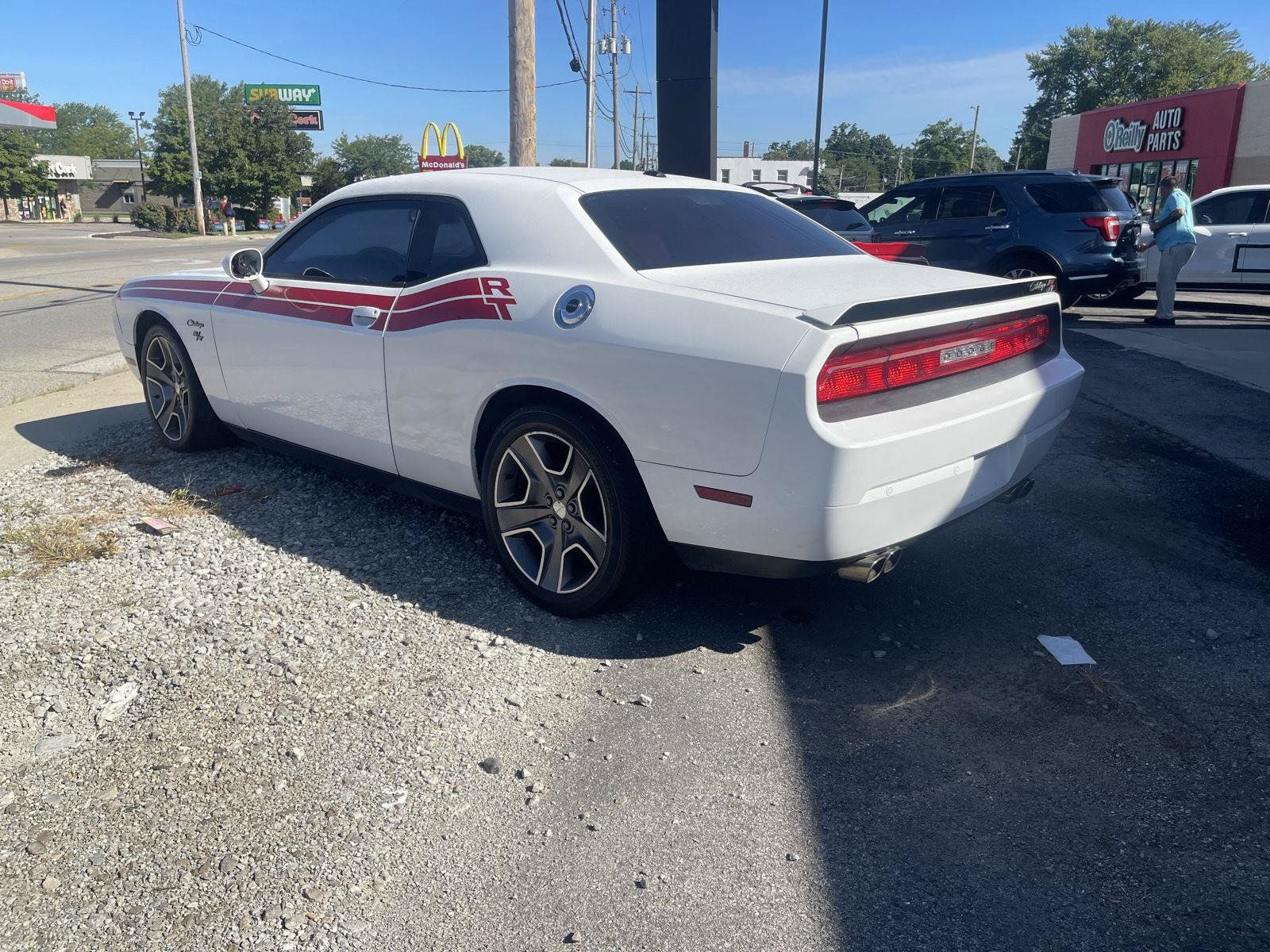Used 2014 Dodge Challenger R/T RWD image 3