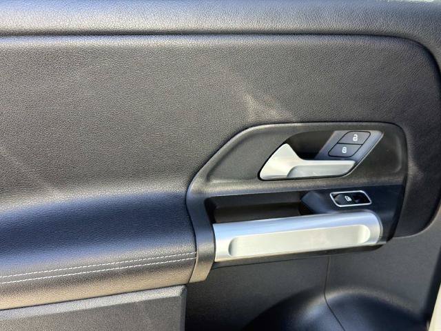 Used 2022 Mercedes-Benz GLB 250 image 19