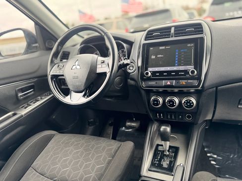 Used 2021 Mitsubishi Outlander Sport SE image 28