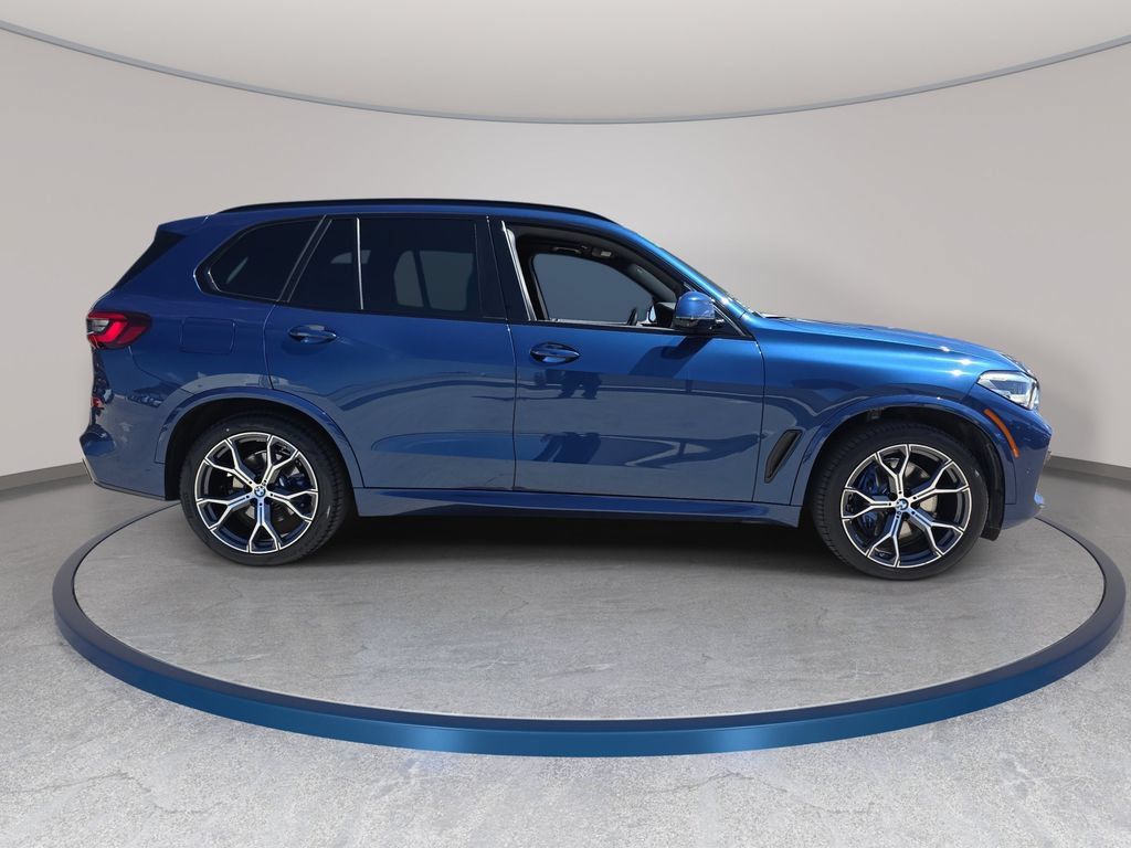 Used 2022 BMW X5 sDrive40i w/ M Sport Package RWD image 5