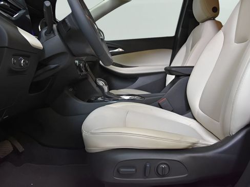 Used 2023 Buick Encore GX Preferred w/ Cold Weather Comfort Package FWD image 16
