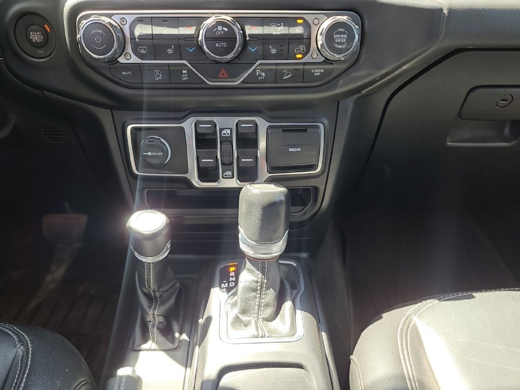 Used 2020 Jeep Wrangler Unlimited Sahara AWD/4WD image 11
