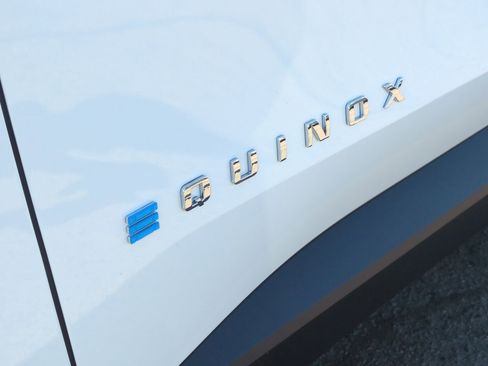 New 2026 Chevrolet Equinox EV LT image 30