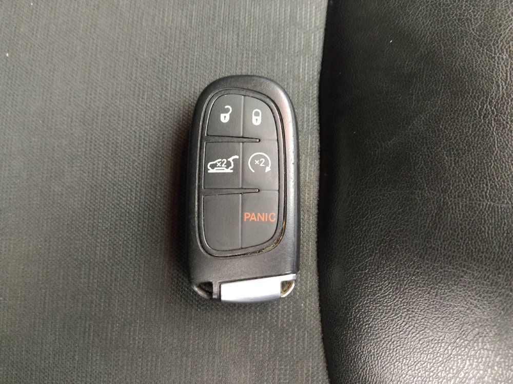 Used 2019 Jeep Cherokee Trailhawk w/ Comfort/Convenience Group AWD/4WD image 32