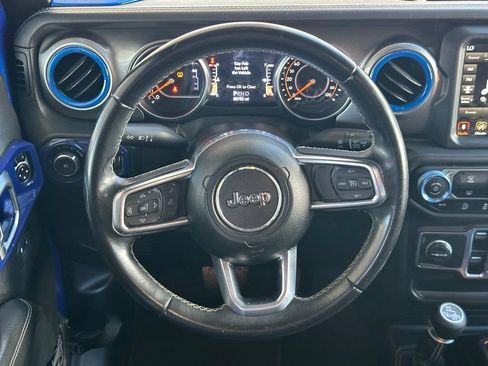 Used 2020 Jeep Wrangler Unlimited Sahara AWD/4WD image 16