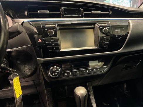 Used 2015 Toyota Corolla S image 24