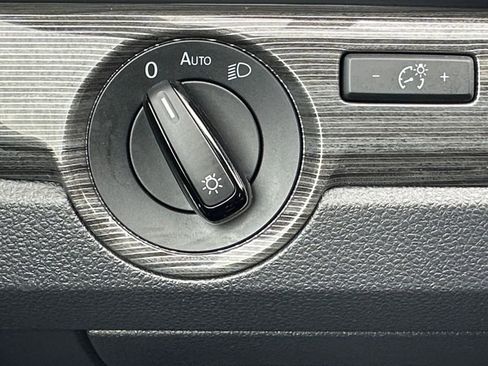 Used 2020 Volkswagen Passat 2.0T R-Line image 19