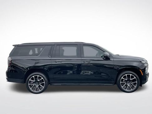 Used 2025 Chevrolet Suburban RST w/ Comfort Package RWD image 7