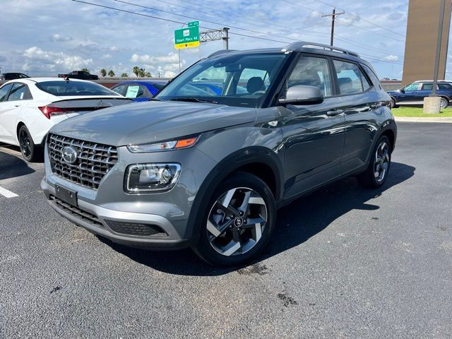 New 2026 Hyundai Venue SEL FWD image 3