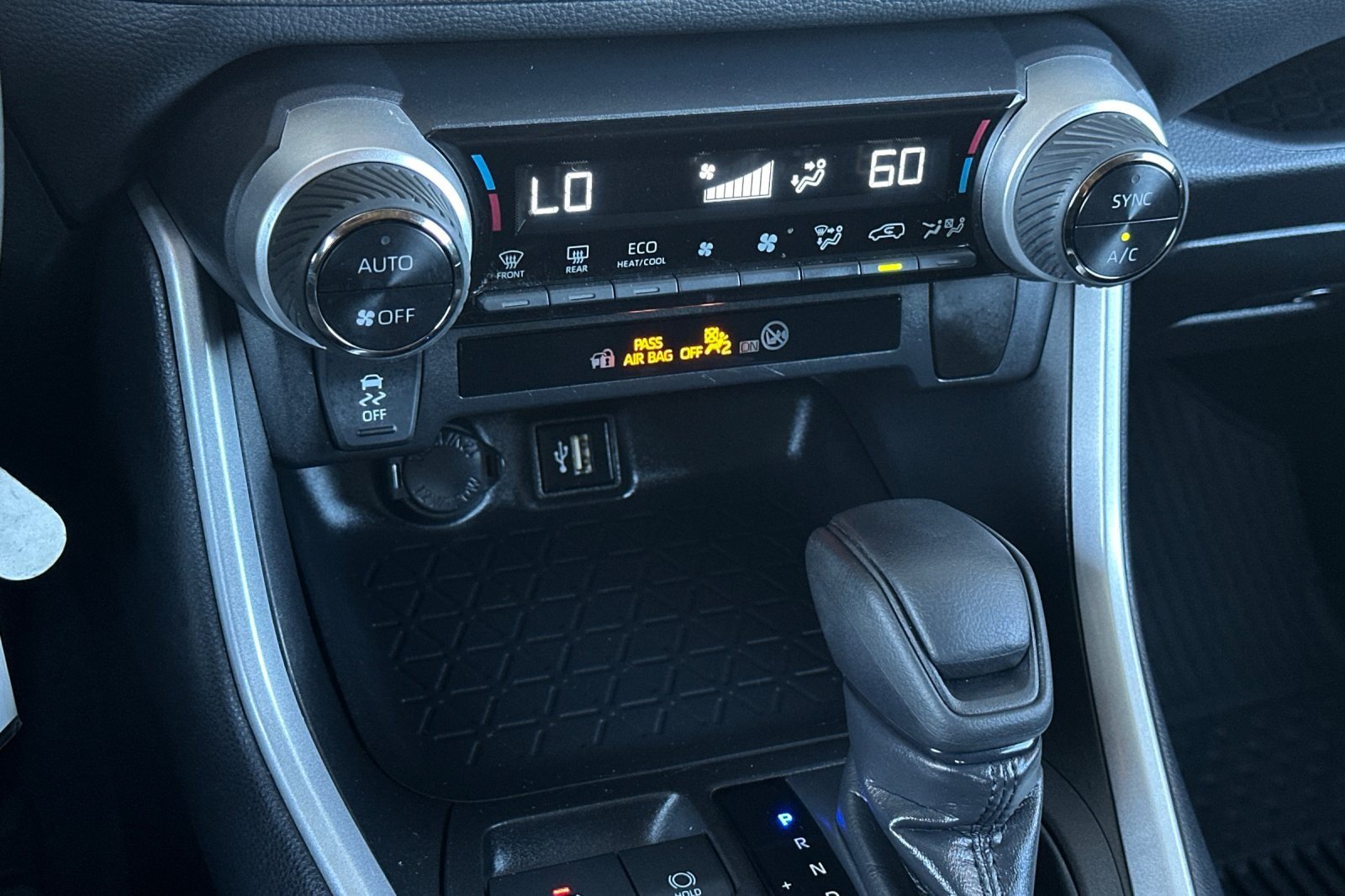 Certified 2024 Toyota RAV4 LE AWD/4WD image 19