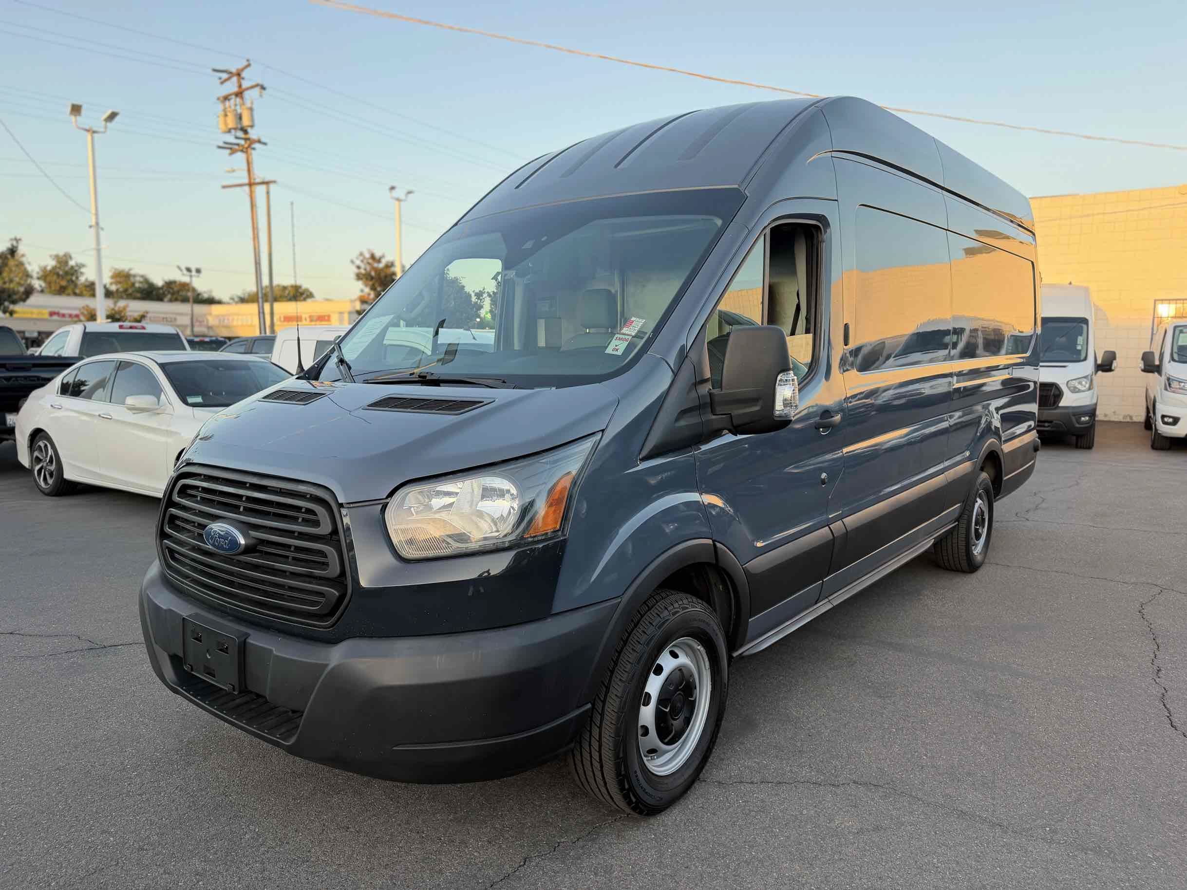 Used 2019 Ford Transit 250 148 High Roof Extended RWD image 1