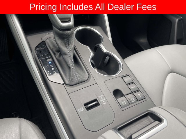 Used 2023 Toyota Highlander XLE FWD image 30