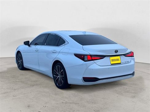 Used 2022 Lexus ES 250 w/ Premium Package image 3