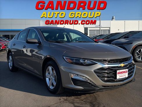 Used 2024 Chevrolet Malibu LT image 1