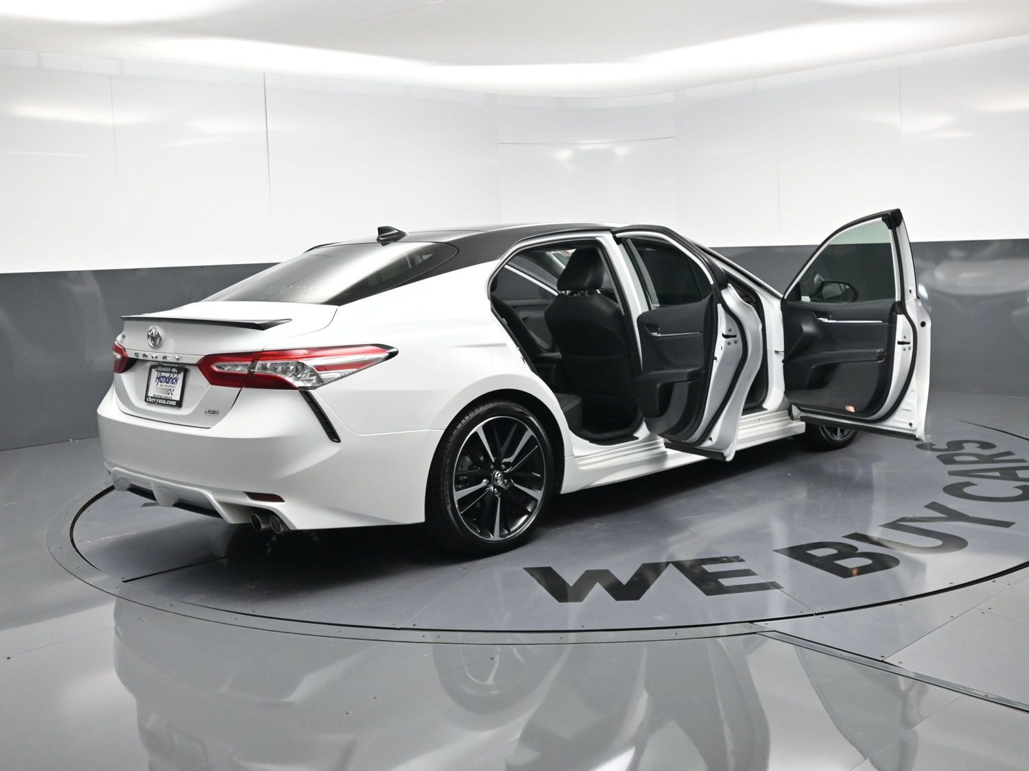 Used 2020 Toyota Camry XSE FWD image 27