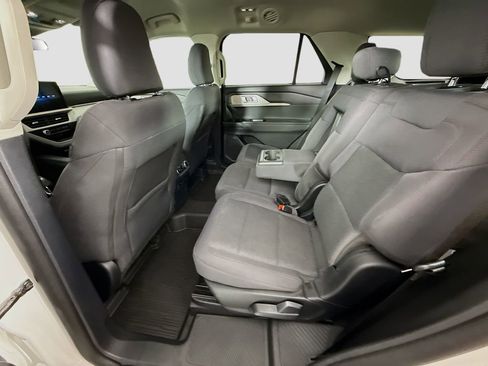 Used 2025 Ford Explorer Active RWD image 17