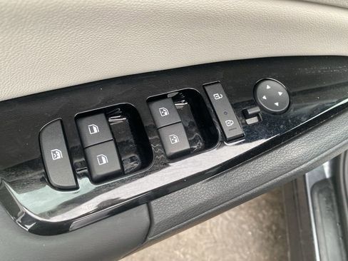 Used 2023 Kia Sportage EX image 19