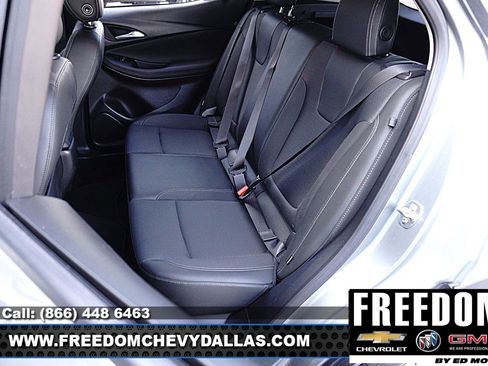 Certified 2025 Buick Encore GX Preferred FWD image 10
