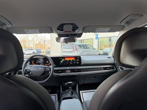 New 2025 Kia K4 LX image 24