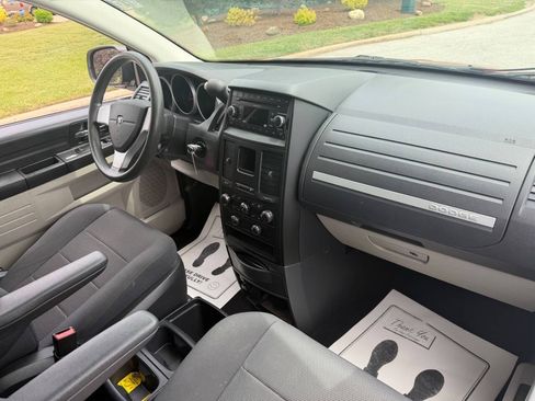 Used 2008 Dodge Grand Caravan SE FWD image 7