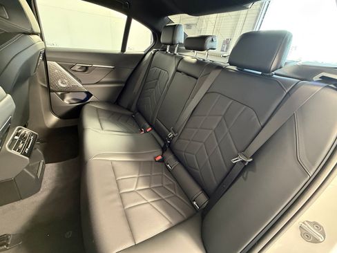 Used 2024 BMW i5 eDrive40i w/ M Sport Package image 14