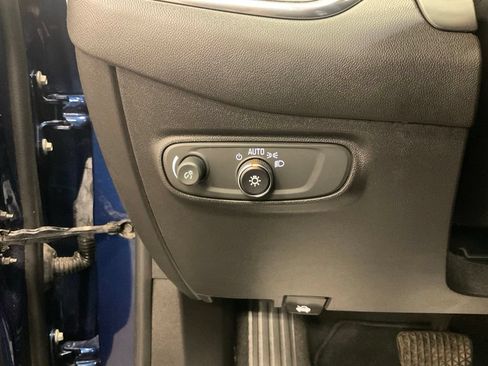 Used 2022 Chevrolet Equinox LT AWD/4WD image 14