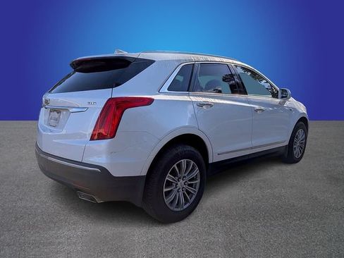 Used 2018 Cadillac XT5 Luxury w/ Driver Awareness Package FWD image 4