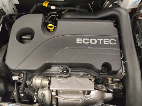 Used 2021 Chevrolet Equinox LS FWD image 30