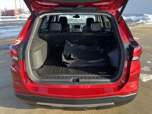 Used 2023 Chevrolet Equinox Premier image 19