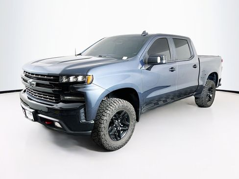 Used 2021 Chevrolet Silverado 1500 LT Trail Boss w/ Convenience Package II image 3