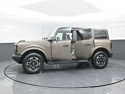 New 2025 Ford Bronco Outer Banks image 21