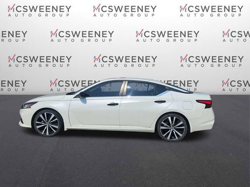 Used 2020 Nissan Altima 2.5 SR w/ Premium Package FWD image 2