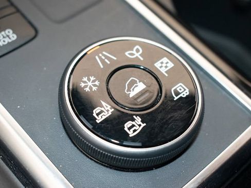 Used 2026 Nissan Pathfinder SL AWD/4WD image 35