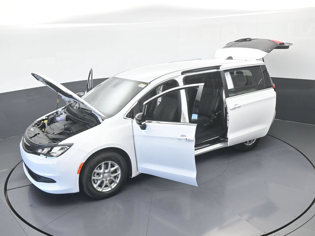 New 2026 Chrysler Voyager LX FWD image 60