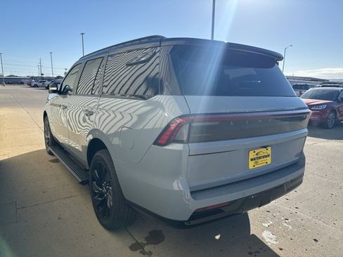 New 2025 Lincoln Navigator Reserve w/ Jet Appearance Package image 5